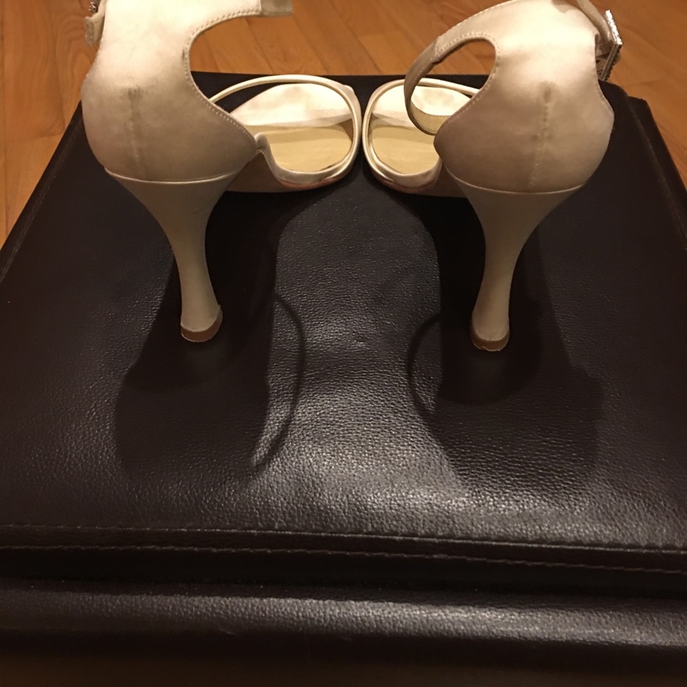 Shoes - Picture 3 of 4